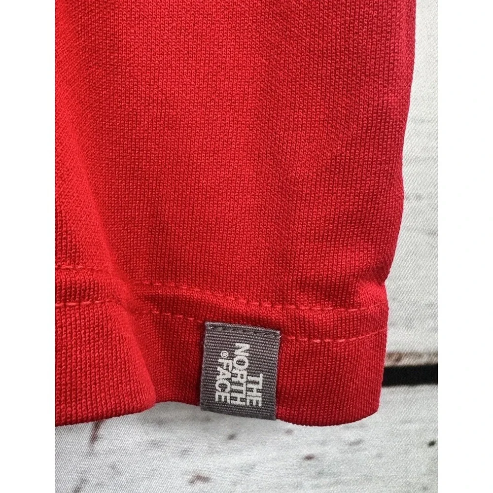 The North Face Flashdry Men's Medium 1/4 Zip SS RED‎ Pullover Short Sleeve